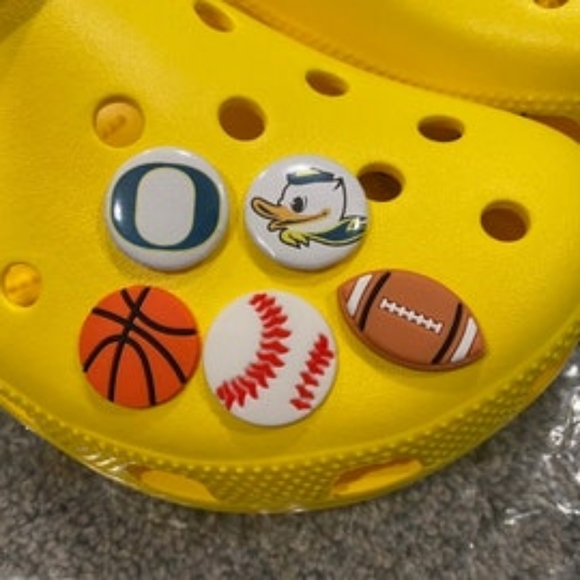 5 Oregon Ducks Charms - Picture 1 of 1